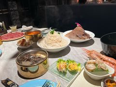 -雍容荟帝王蟹活龙虾展台自助(IFS黑金店)