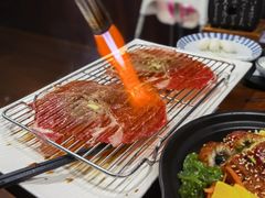 铺天盖地顶级澳牛肉火焰寿司-仙隐小鹿中華の日料(正弘城店)