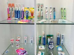 -瑞尔齿科(上海长风大悦城店)