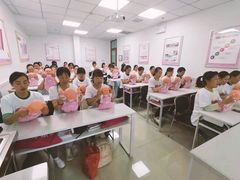 -爱月宝月嫂·育儿嫂