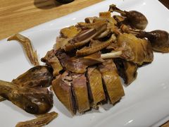 -头上红煨盐鸡·非遗院子餐厅