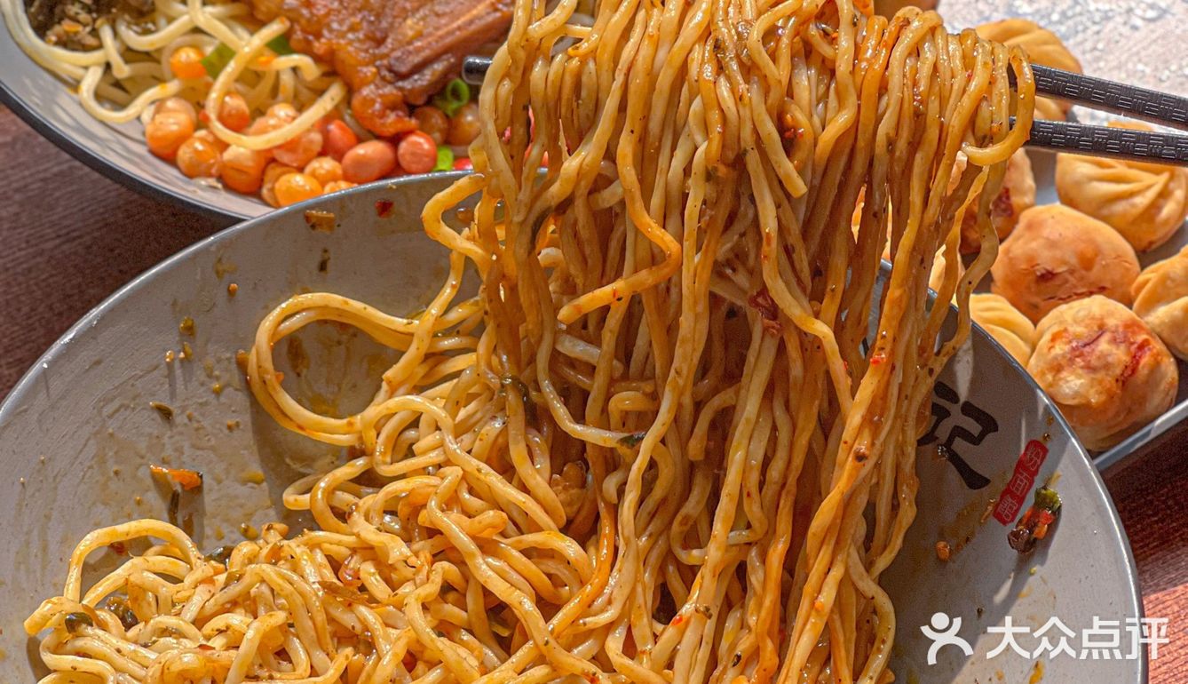 让我看看！这碗勾魂面🍜勾住了谁的心巴