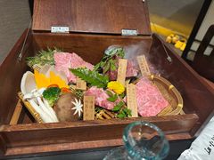 -山川小町·极番烧肉(新地假日广场店)