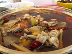 水煮酸萝卜牛蛙-大川先生·小龙虾·川菜(信义坊店)