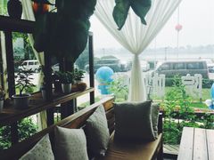 靠窗位-庭院咖啡