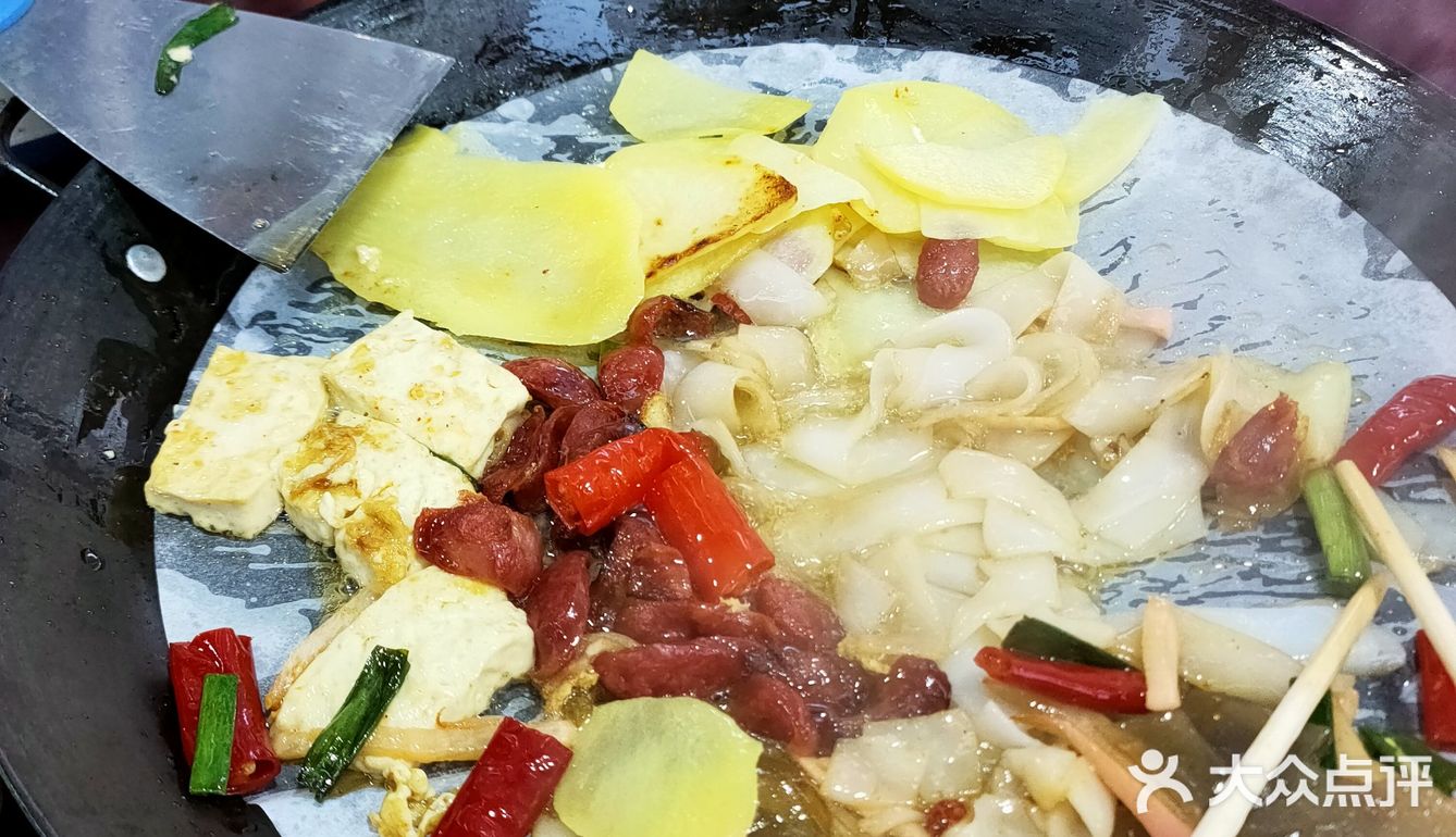 有好吃的美食当然也是要分享的啦。我们是两个人一起去吃的