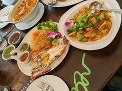 -Chom Cafe and Restaurant
