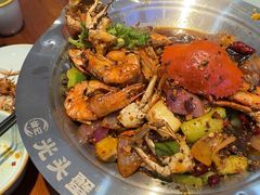 -休记光头香辣蟹干锅(绵竹店)