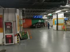 -世纪都会-停车场