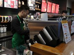 -星巴克(上海虹桥新天地二店)