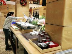 自助取餐区-上海皇廷花园酒店·西餐厅·自助餐