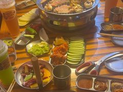 -叽叽扎扎烤肉场(生态城万达店)