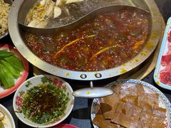 -沸炉重庆老火锅(军事博物馆店)