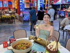 -刘姐啤酒鱼民族演艺餐厅(西街总店)