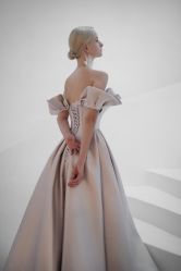 -艾米丽婚纱礼服