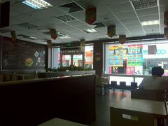 大堂-华莱士·全鸡汉堡(湛江新华店)