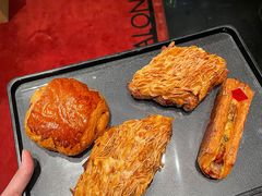 巴旦木羊角包-Salon de The de Joel Robuchon(外滩18号店)