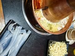 -果松木炭酸菜铜火锅·外婆参鸡汤