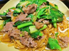 湿炒牛河-凤兴鸡煲(宝安海雅店)