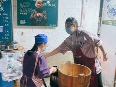 -梁阿婆廿年老牌扣肉糯米饭