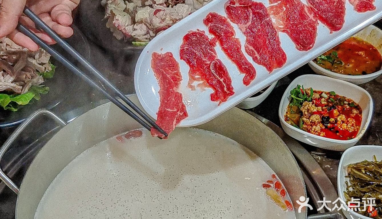 这碗奶呼呼的猪肚鸡汤简直绝了❗❗一口沦陷  