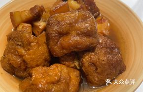 Pancake-wrapped Braised Pork