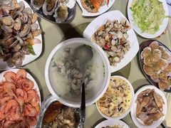 -三亚火车头万人海鲜广场