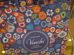 -VENCHI 闻绮(上海佛罗伦萨小镇店)