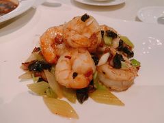 干葱榄角爆明虾球-御宝轩(益丰·外滩源店)