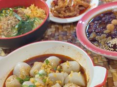 -爆炸头阿姨小四川正宗川味小吃(无任何分店)