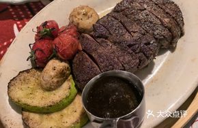 Australian Grain-Fed 300-Day Filet Mignon