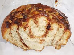 -HOT CRUSH趁热集合·现烤面包(环球港店)