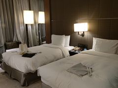 -上海滴水湖皇冠假日酒店