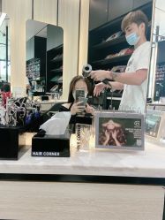 -HAIR CORNER