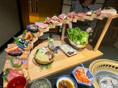 -山川小町·极番烧肉(新地假日广场店)