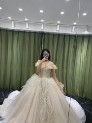 点击看大图 -拉瑞娜LaReine婚纱礼服高级定制