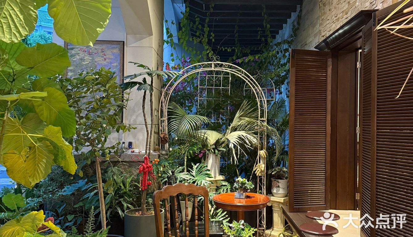华侨城我家门口的！惊艳南法复古花园餐厅～