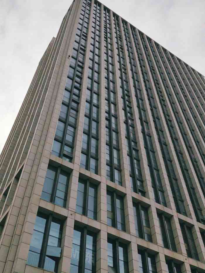 大名鼎鼎的书人教育的总部就在12略萍总部兴隆大街站