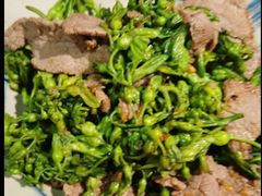 -Cuc Gach Quan Restaurant
