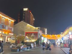 -巴陵广场