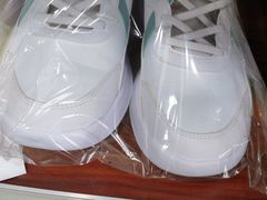 -翰皇直营洗衣洗鞋(望京鹿港店)