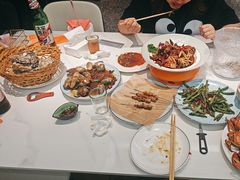 -嗨辣小聚·盘锦河蟹·海鲜烧烤龙虾(盘锦十年好店)