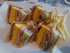 无公害鸡蛋公司三文治伴薯条-翠华餐厅(百老汇店)