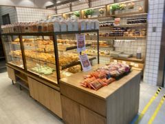 面包甜点陈列柜-面包新语(滨湖万达店)