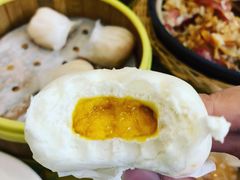 奶黄流沙包-芳姨广东砂锅粥(张庄路店)