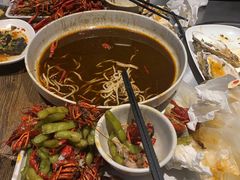 -龙巢盱眙龙虾·牛蛙·烧烤宵夜(八卦岭店)