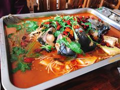 特色烤三道鳞鱼-老猎户炭火锅羊汤(万达店)