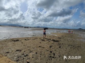 海陵岛传说的挖螺圣地。场地很大，免费挖螺。