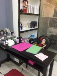 -DL HAIR SALON