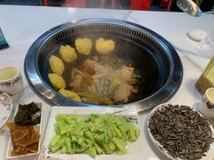 -哈尔滨烧烤·山河村铁锅炖(交大店)
